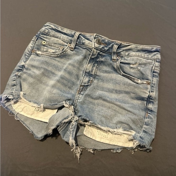 American Eagle Distressed Jean Shorts size 4 - Picture 2 of 5